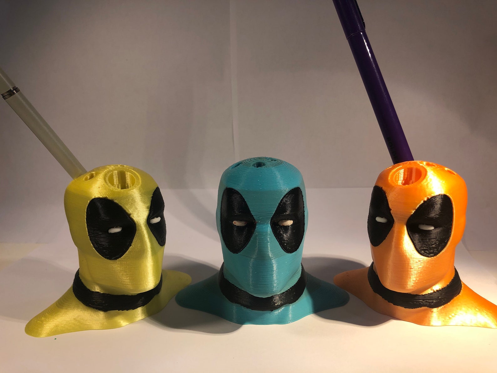 deadpool pen holder
