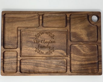 Charcuterie Board Personalized, Wedding Gift, Snack Tray with Handle, Family Name Engraved, Fruit Veggie Platter, Brunch Board, Couple Gift