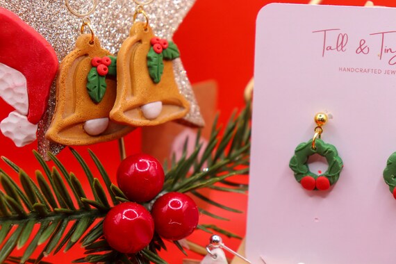 Small christmas earrings deals