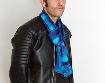 Hypoallergenic Navy Blue Silk Scarf - High Quality Men's Fashion Accessory