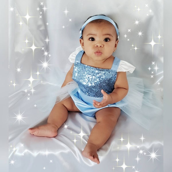 Mono con tutú inspirado en Cenicienta / Nota: diadema y accesorios no incluidos