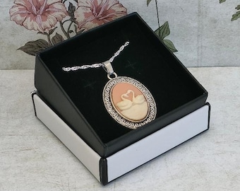 Swan Cameo necklace, Cameo Jewellery, Vintage Cameo Pendant, vintage jewellery, Cameo pendant, Victorian Bridal Jewellery