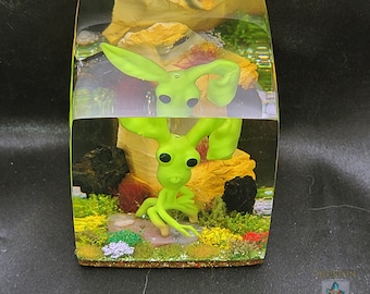 Pickett the Bowtruckle Funko Pocket Pop in Resin Cube Display Case, Harry Potter Collectable, Fantastic Beasts Custom Funko Pop Display