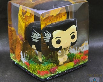 Wolverine Funko Pocket Pop in Resin Cube Display, Funko Pop Display, Mutant Custom Funko, Marvel X-Men Collectable, Superhero Gift