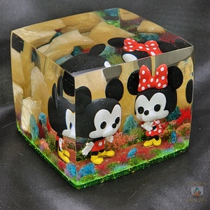 Hand Crafted Mickey and Minnie Diorama Resin Cube, Mickey Minnie Funko Pocket Pops, Custom Funko, Disney Collectable Gift, Funko Pop Display