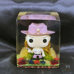 Sheriff Rick Grimes Funko Pocket Pop in Resin Cube Display, Funko Pop Display, Walking Dead Custom Funko, Zombie Apocalypse Collectable Gift