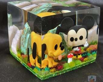 Mickey Mouse and Pluto Pocket Funko Pop Resin Cube Display Case, Funko Collectable Art, Custom Funko Pop Display, Dog Lover Collectable