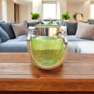 Grünes Glas zur Hälfte zerbrochen mit hängendem Jute-Seil aus Edelstahl, handgefertigtes Glas für Innendekoration, Wohnzimmerdekor, Haushaltsdienstprogramm