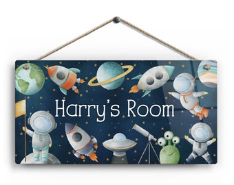Letrero de habitación personalizado con el nombre del niño: tema de astronauta, extraterrestre, cohete y planeta. Arte mural de metal brillante. Dormitorio de bebé, niño pequeño y niño pequeño