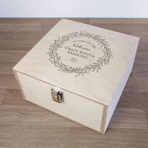 Caja de Madera para Recuerdos de Bebé Personalizada. Ideal para recuerdos, tarjetas, fotos, ropa y regalos.