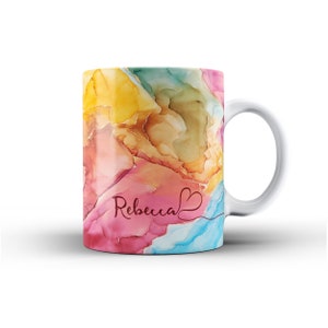 Tasse personnalisée en céramique avec nom fluide en marbre aquarelle avec coeur 8. Colourful