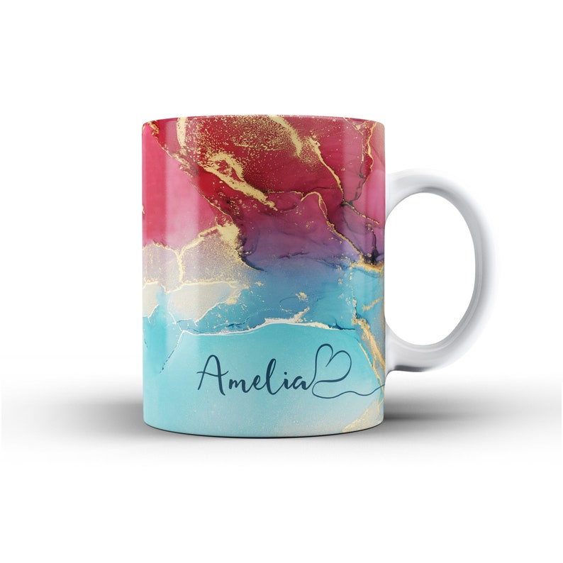 Tasse personnalisée en céramique avec nom fluide en marbre aquarelle avec coeur 10. Red & Blue