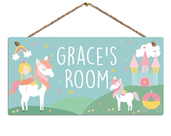 Letrero de habitación personalizado con el nombre del niño. Tema de princesa unicornio. Arte mural de metal brillante. Dormitorio de bebé, niño pequeño y niño pequeño.