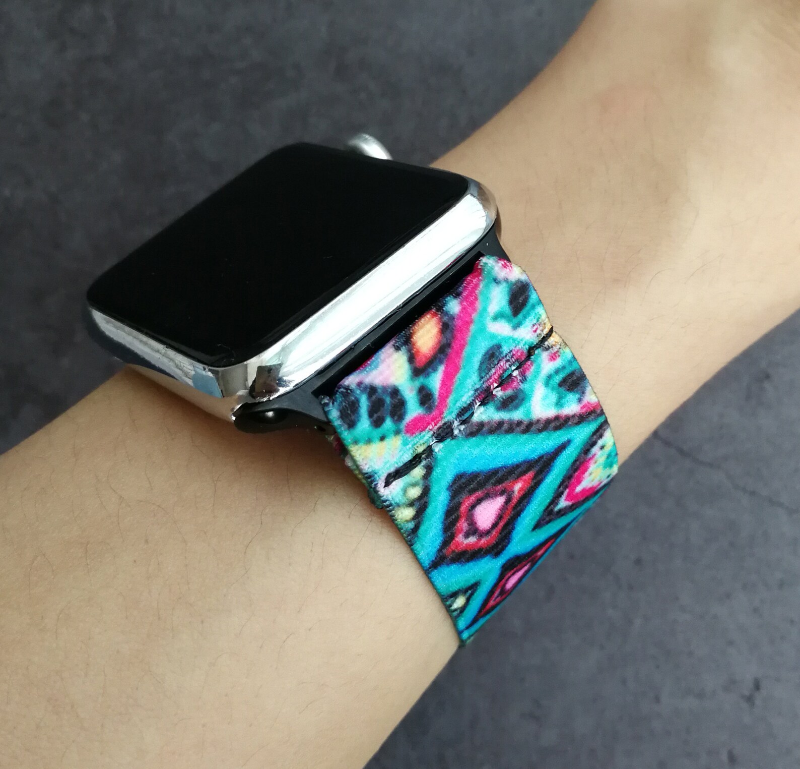 fitbit versa elastic band