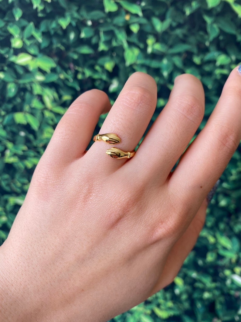 Gold Embrace Ring, Gold Hands Ring, Gold Hug Ring, Adjustable Hand Holding Ring, Art Deco Ring, Dainty Boho Jewelry, Fall Jewelry Gift image 3