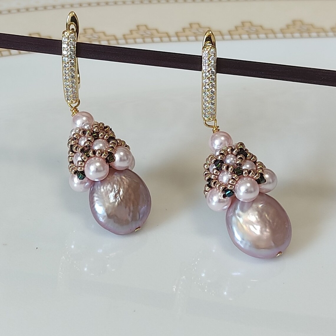 Boucles d'oreilles perles Eau Douce avec décor perles Image 0