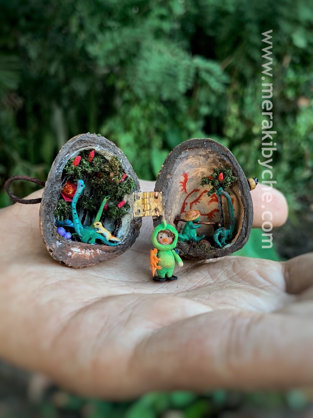 Miniature Dinosaurs Diorama in a Nutshell, Jurassic World Diorama, Tiny