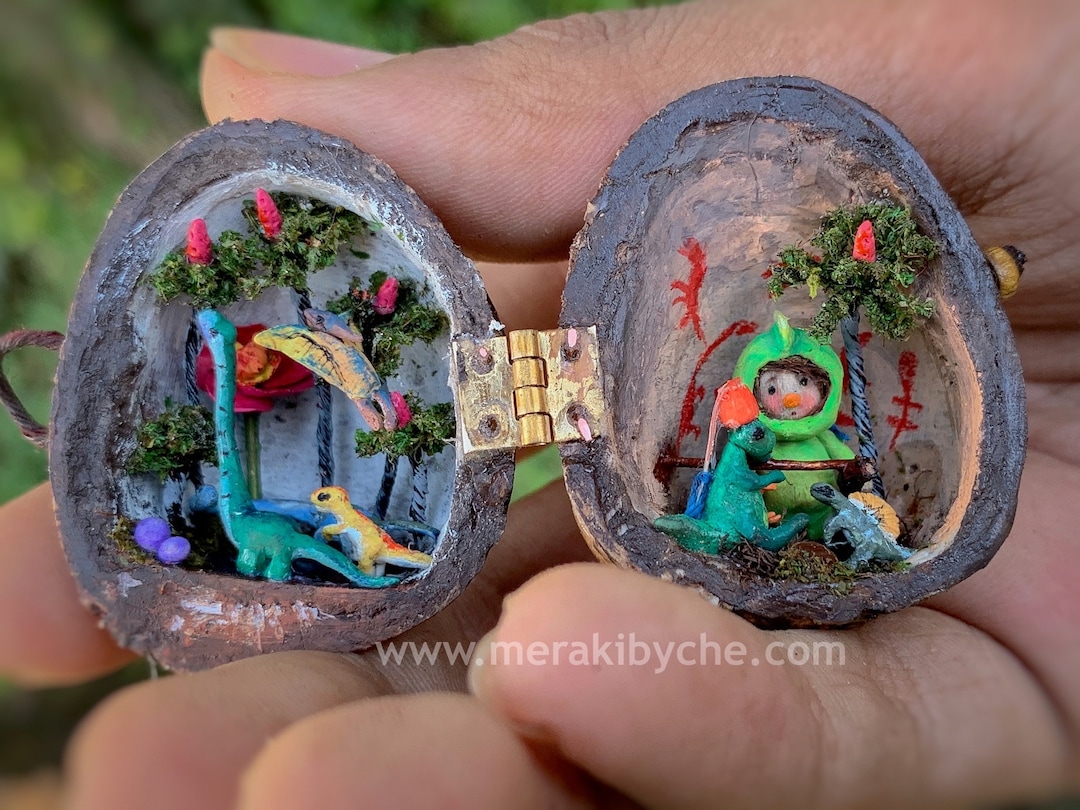 Miniature Dinosaurs Diorama in a Nutshell, Jurassic World Diorama, Tiny