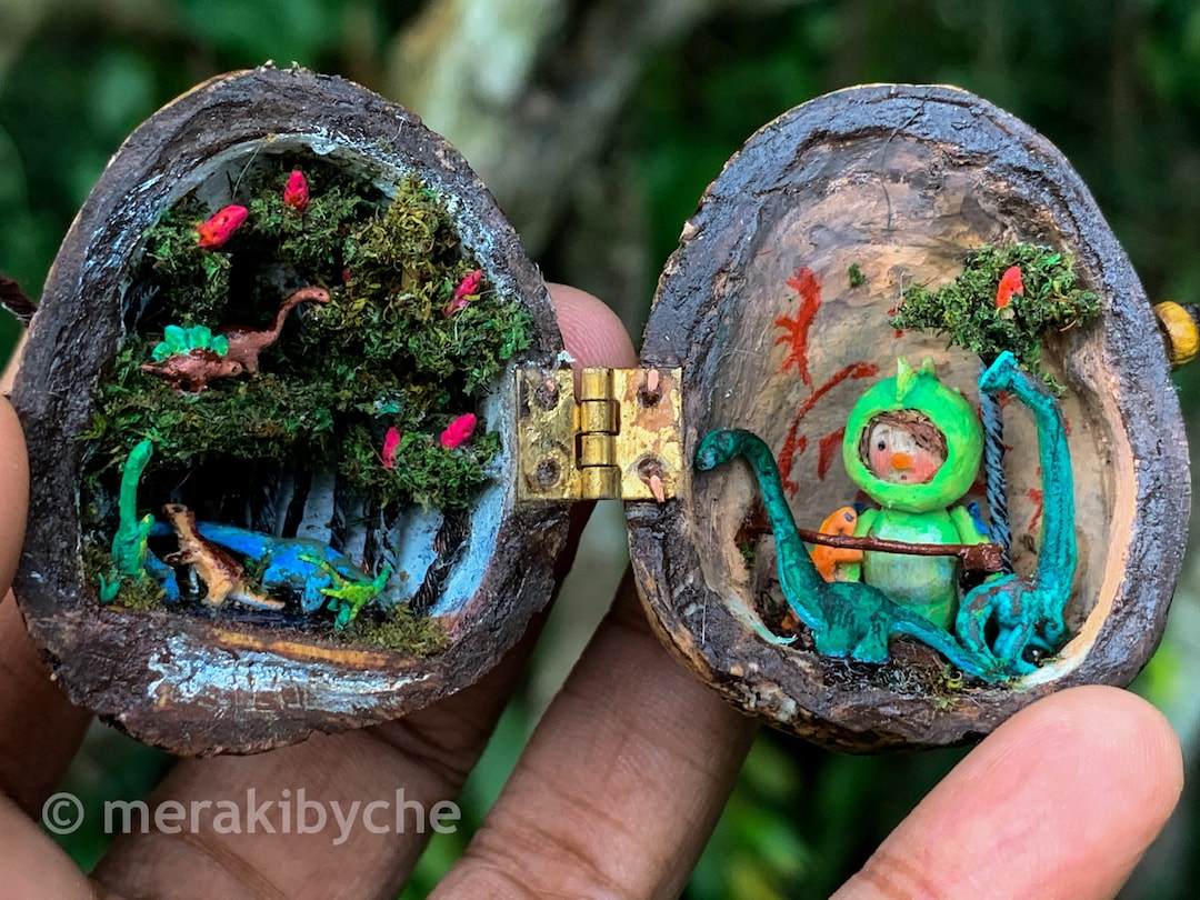 Miniature Dinosaurs Diorama in a Nutshell, Jurassic World Diorama, Tiny