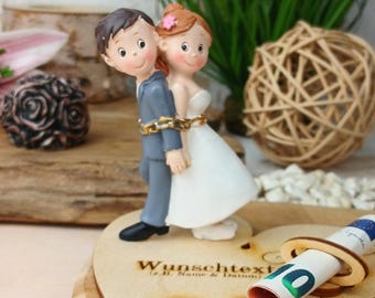 Personalized wedding money gift - wedding gift with bridal couple figurine in chains, wooden heart with engraving & banknote holder