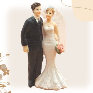 Wedding figurine bride and groom with tight-fitting dress | wedding decoration figurine as a cake figure