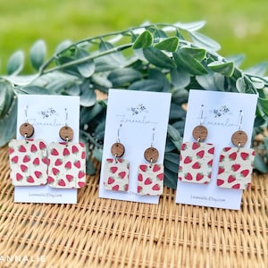 Strawberry Dangles, Strawberry Dangle Earrings, Strawberry Earrings, Fruit Earrings, Gift for Summer, Strawberry Picking, Strawberries