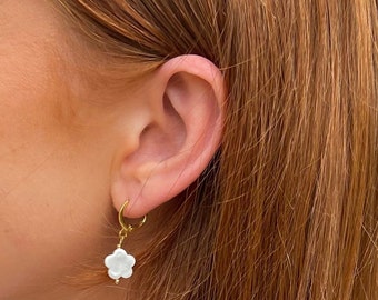 White flower Huggie Hoop earrings in 18k gold | dangle flower Huggies | 18k Gold Plated  | small hoops with flower charm | clover Earrings