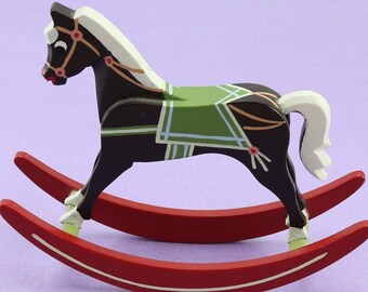 Cheval à bascule vintage en bois peint