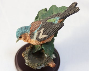 The Country Bird Collection "Le Pincon" hand-painted resin statuette, The Chaffinch collectible bird, year 2002, bird figurine