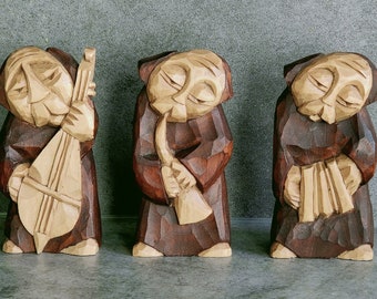 Vintage biblical statuettes of soloist monks in handmade wood signed Jerzy CHODOROWSKI, wooden musician figurine, handcrafted statuette