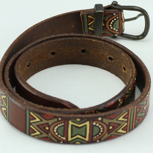 Ceinture en cuir vintage, ancienne ceinture ethnique en véritable cuir, ceinture unisexe, ceinture en cuir marron et dessins ethniques