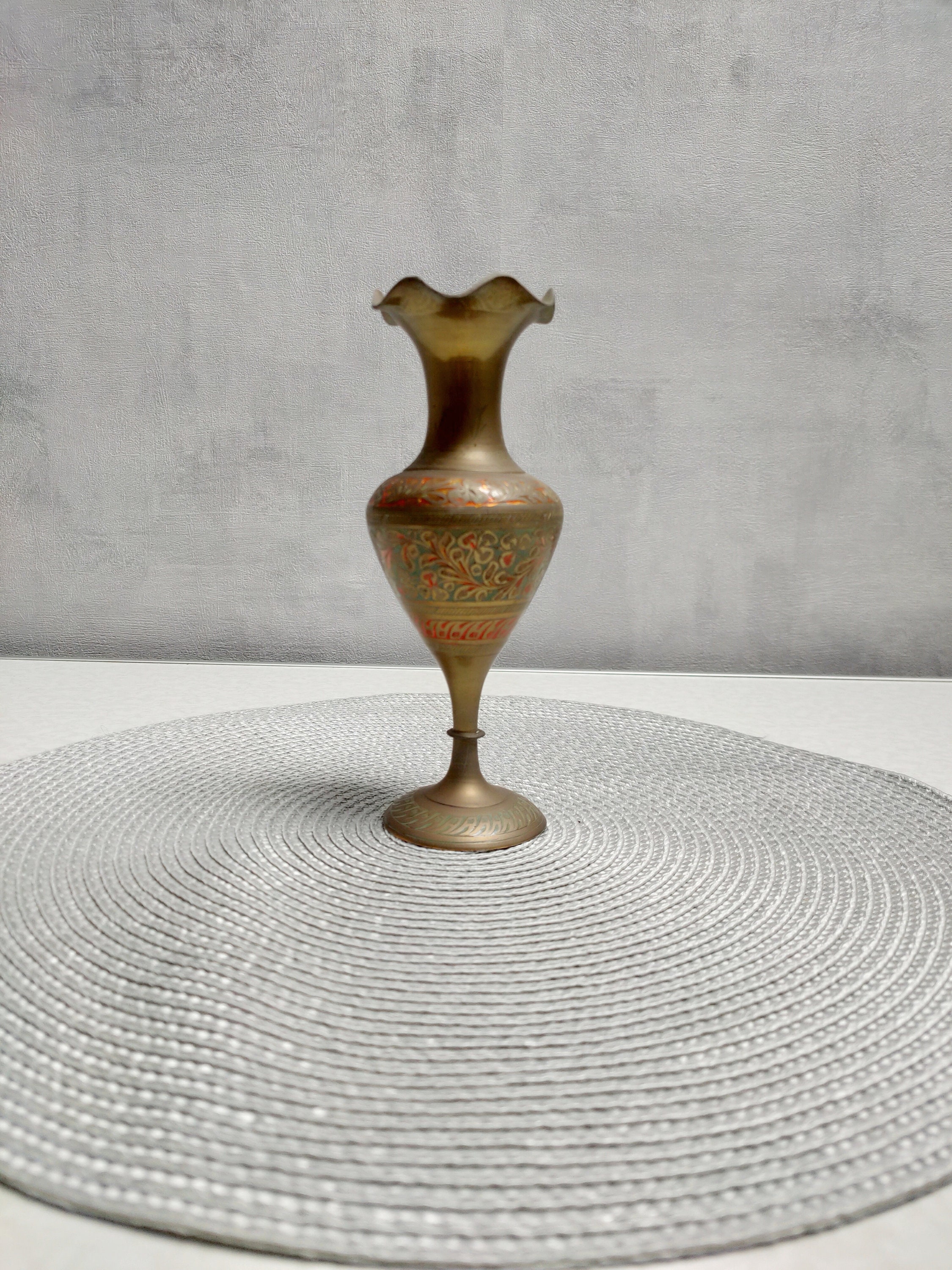 Petit Vase en Laiton Vintage Décoré et Gravé à La Main Signé Made in India 105