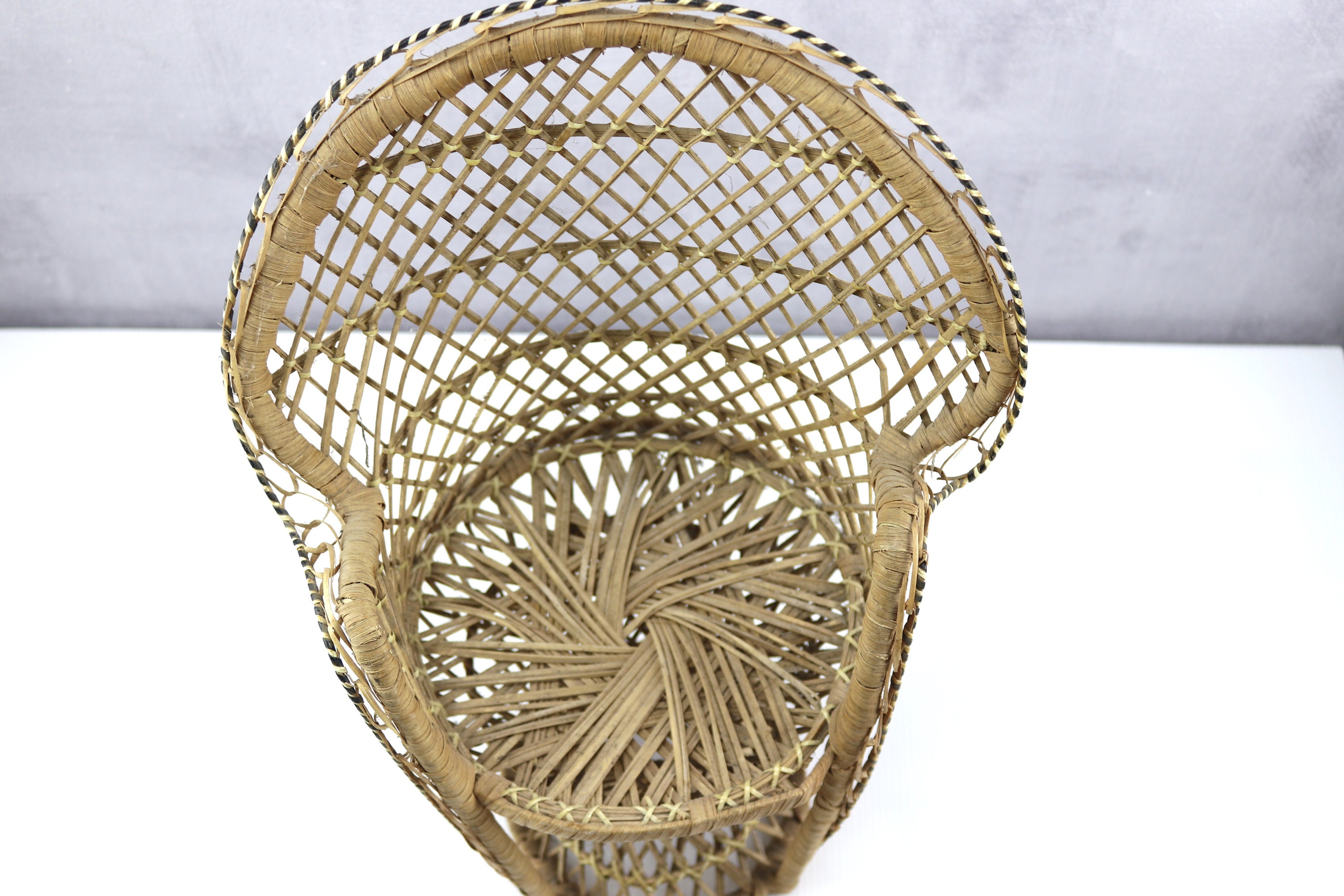 Petit Fauteuil De Poupée Ancien En Bois Tourné Façon Bambou Avec Assise Paille