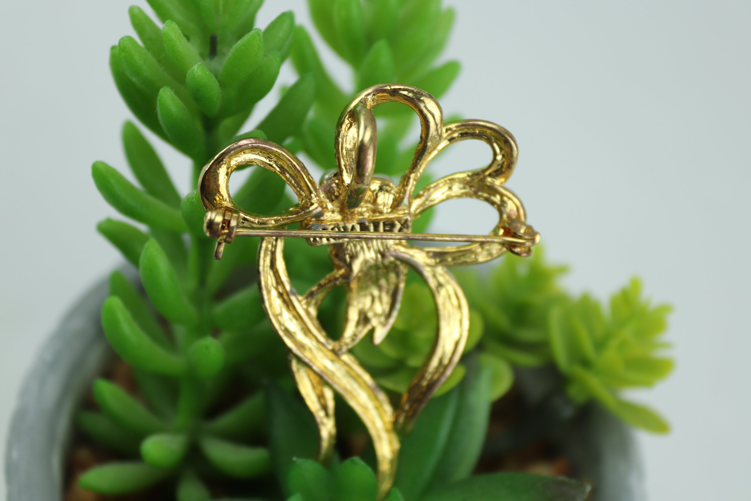 Broche Vintage Fleur En Métal Doré Texturé - Modèle #K23 - Occasion - Bijou Fantaisie