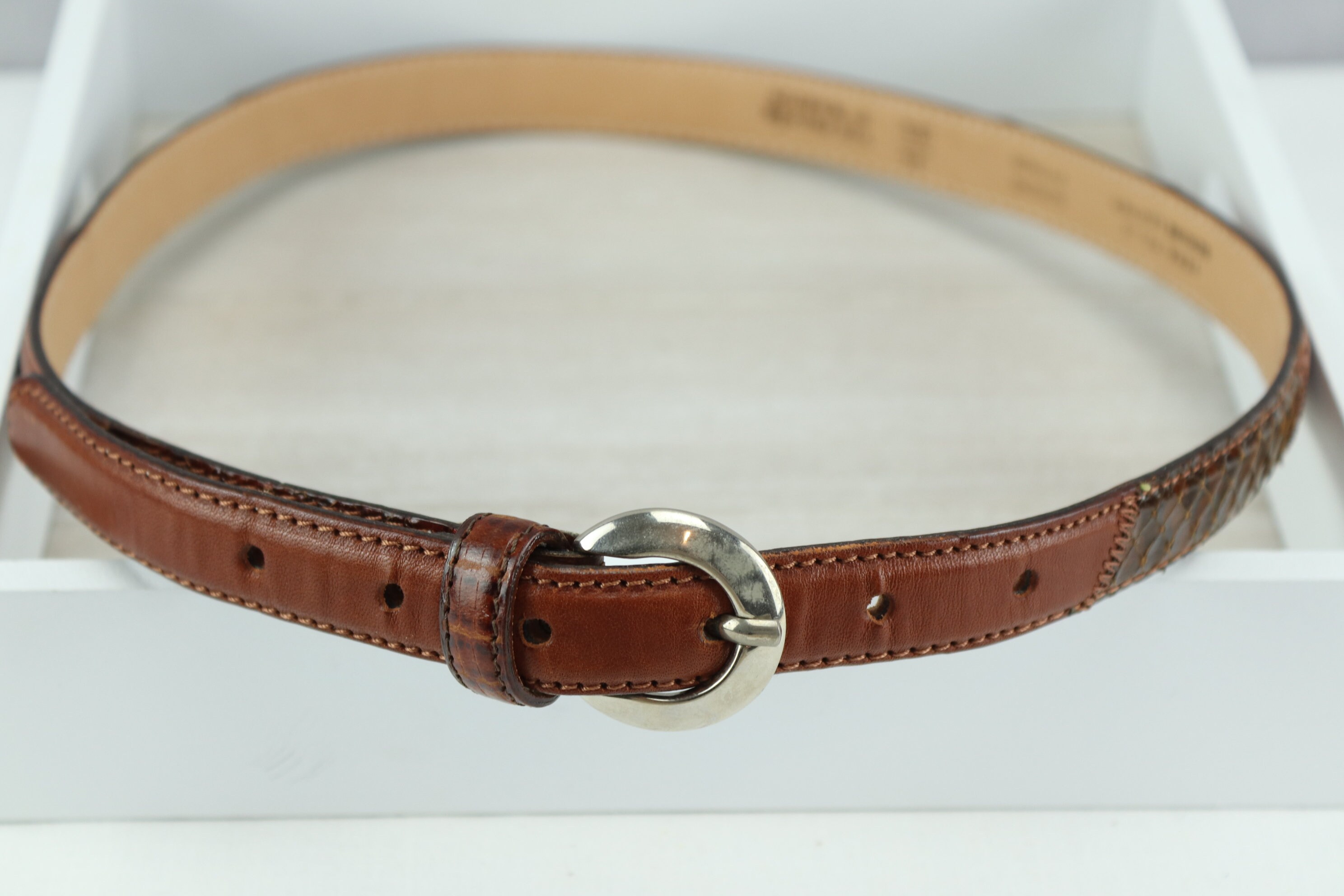 ?♥️ HOST PICK VINTAGE ST. MARTEEN 100% LEATHER DARK BROWN BLACK GOLD METAL BELT 1 main image 4