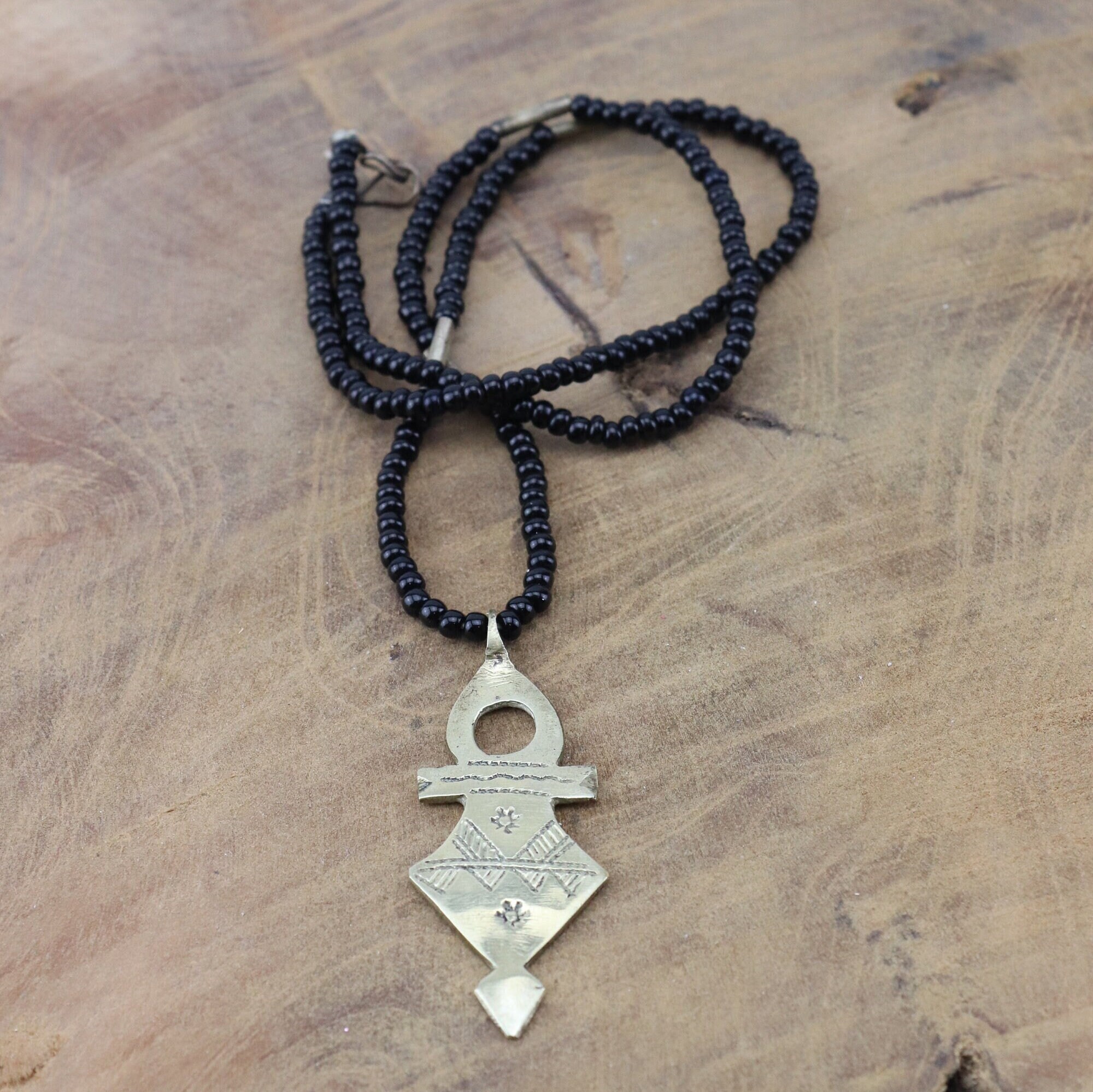 Collier Ancien Ethnique Berbère/kabyle/touareg Avec Breloques - Argenté, Métal, Occasion Bon état