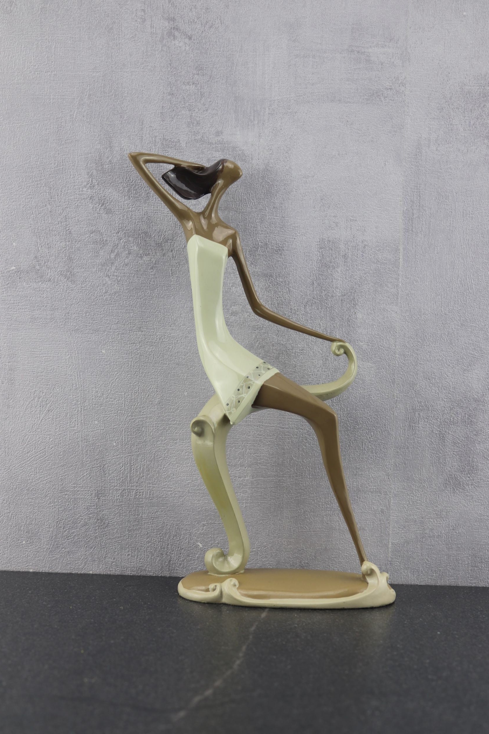 statue Vintage d'une Femme, Sculpture Figurine Française Femme Très Élégante Pour Décoration