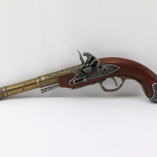 Vintage Engelse Denix flintlock pistoolreplica gebeiteld uit de 18e eeuw in hout en metaal, houten piratenpistoolkopie, piratendecoratie