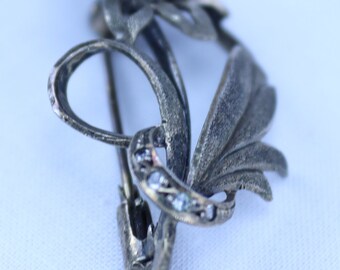Très Jolie Broche Ancienne En Argent Fin Motif Fleurs