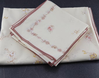 Large vintage tablecloth and napkins, hand-decorated; antique floral tablecloth and napkins; table decoration; floral tablecloth