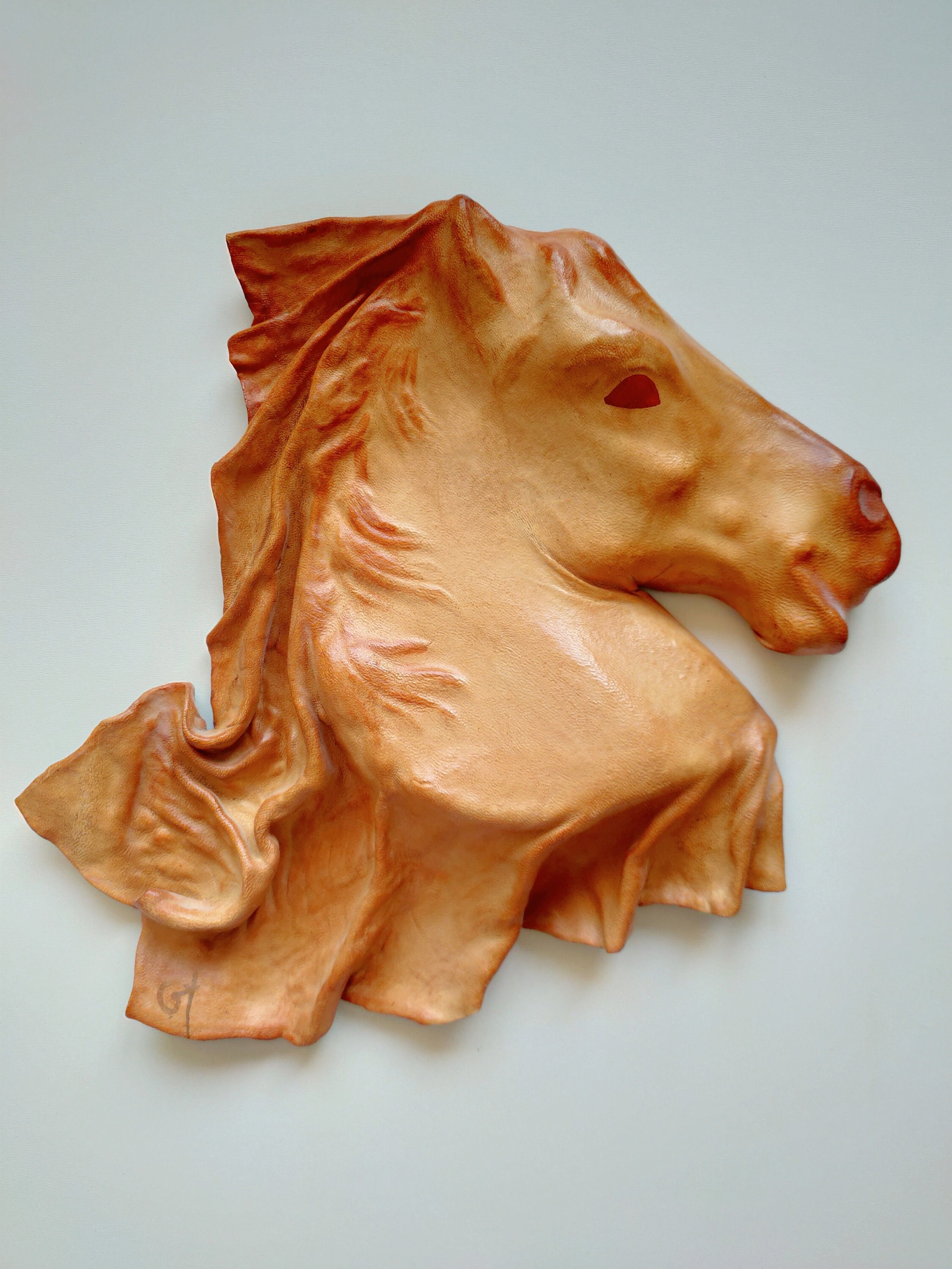 Cheval Décoratif Signé en Cuir à Accrocher , Représentation Vintage Tête de Cheval