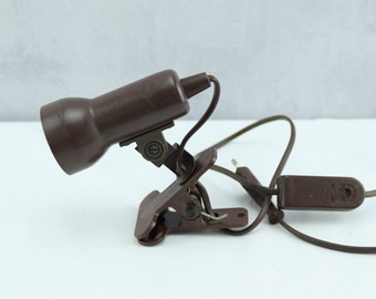 Vintage tilting clamp lamp in brown lacquered metal, old French industrial clamp lamp, desk lamp, clamp lighting