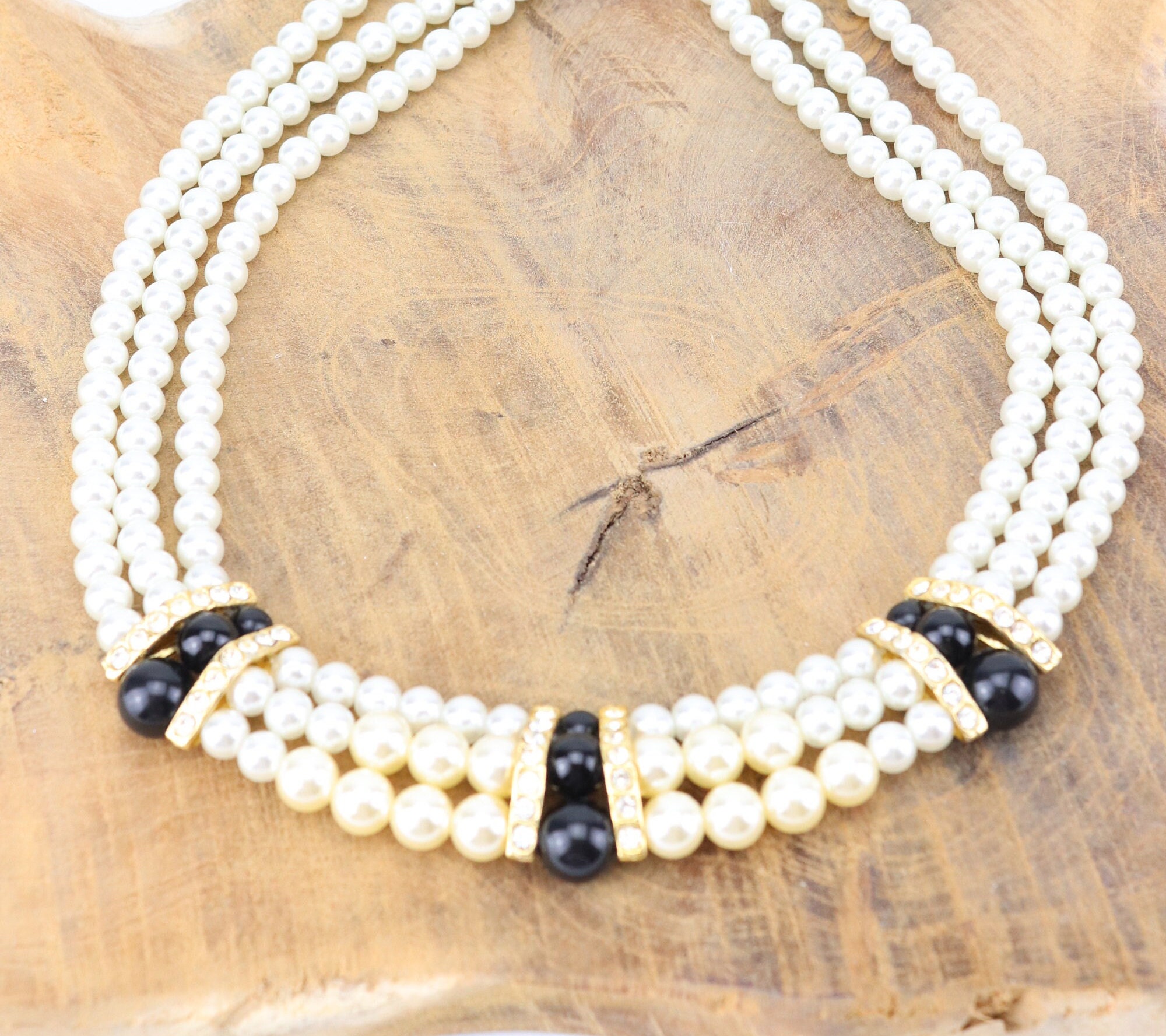 White and black pearl best sale necklace
