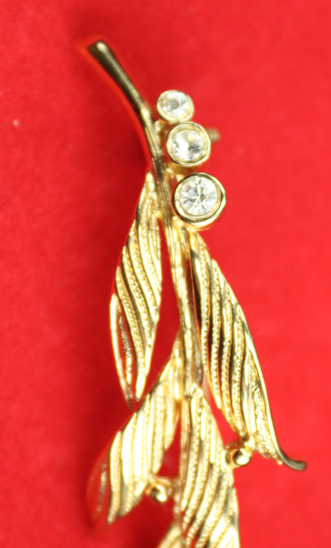Broche Vintage En Métal Doré Ouvragée - Occasion, Détail Délicat