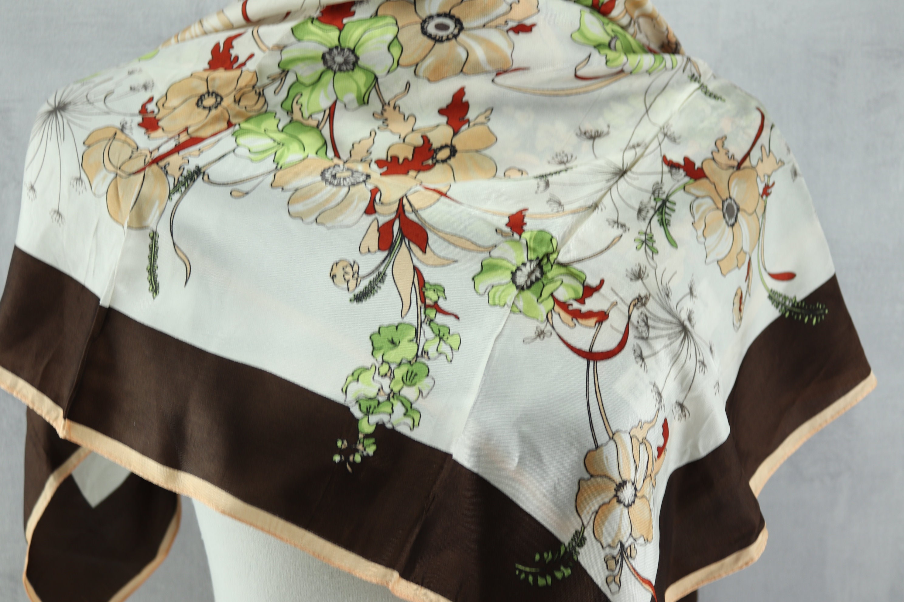 Foulard Carré En Soie Vintage - Motifs Rouges, Pour Femme, Bon état Rétro