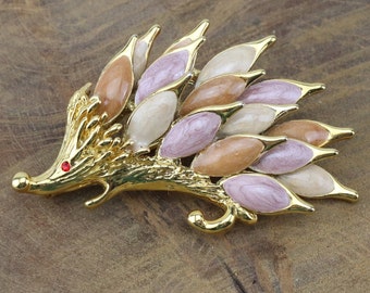 Vintage hedgehog brooch/gold brooch/gift for women/hedgehog brooch, original brooch, beautiful brooch/animal brooch/Mother's Day gift