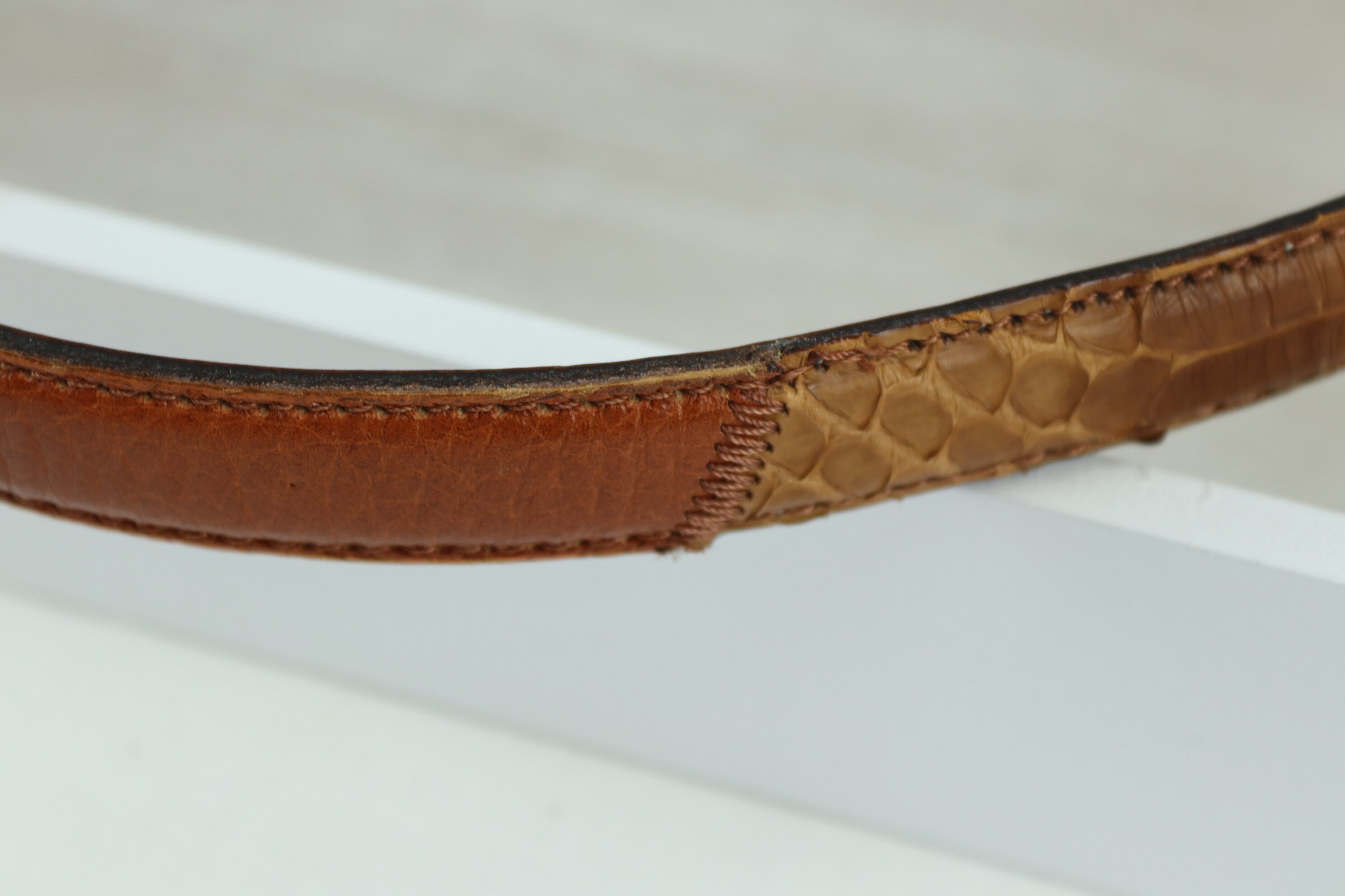 ?♥️ HOST PICK VINTAGE ST. MARTEEN 100% LEATHER DARK BROWN BLACK GOLD METAL BELT Vintage Elegant Black Leather Belt With Ornate Gold Chain  main image 2