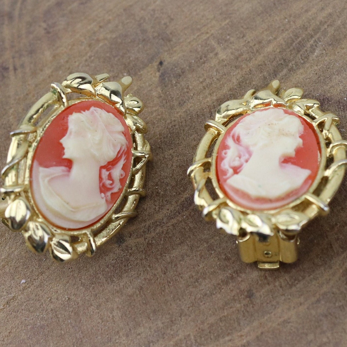 Boucles D'oreille Clips Vintage - Coquille Couleur Argent Et Or - Modèle 5081 - Occasion