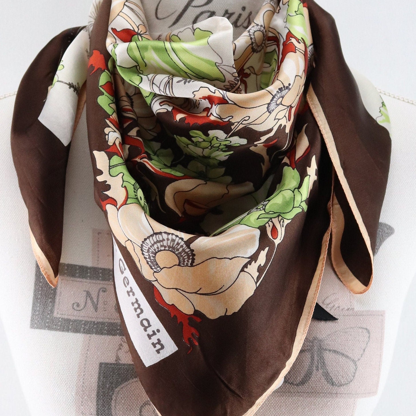 Foulard Vintage En Soie 100% - Dimensions 76x78 Cm - Vert - Occasion En Très Bon état