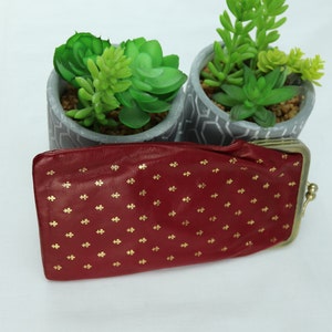 Porte monnaie en cuir vintage, ancien porte monnaie en métal et cuir, bourse motif fleur de lys, porte monnaie ancien, cadeau pour elle